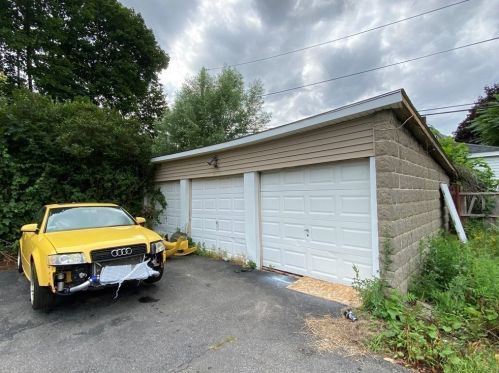 18 Falmouth St, Worcester MA 01607-1313 exterior