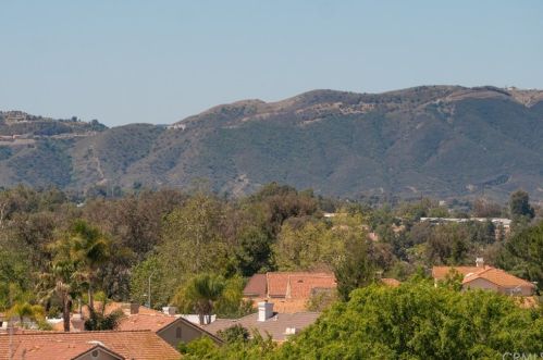 31929 Avenida Enrique, Temecula CA 92591-2145 exterior