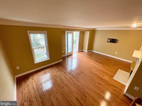 3813 White Post Ct, Alexandria VA  22304-6357 exterior