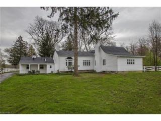 6911 Columbia Rd, Cleveland OH  44138-1525 exterior