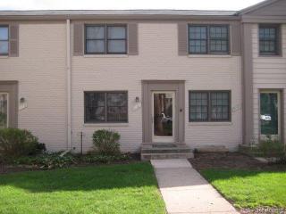 1946 Graefield Rd, Bham, MI 48009-5848