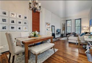 1922 Sedgwick St, Chicago IL  60614-5410 exterior