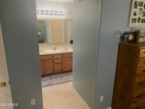 3819 74th Dr, Phoenix AZ  85043-7590 exterior