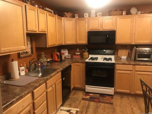 106 Crystal Hl Ln, Poughkeepsie NY 12603-6981 exterior