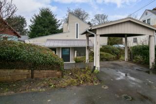 2425 92nd Ave, Portland OR  97220-4316 exterior