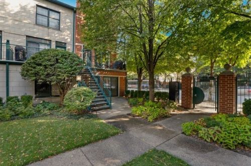 1812 Clark St, Chicago, IL 60616-1656