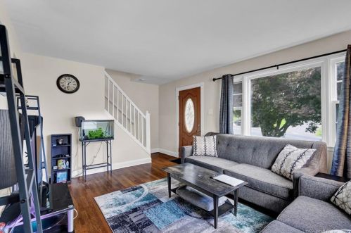 218 Alexander Rd, New Britain CT 06053-1060 exterior