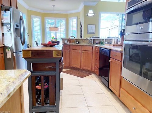 4931 Cerromar Dr, Naples FL 34112-7920 exterior