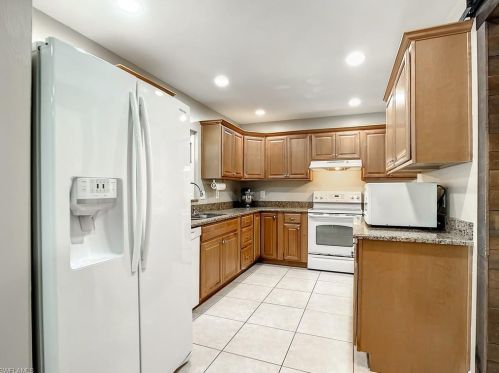 4039 Mohawk Pl, Naples FL 34112-6748 exterior