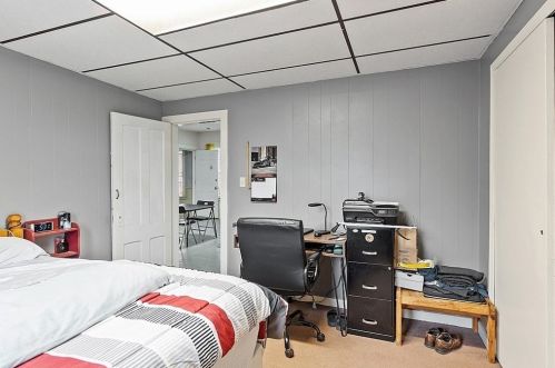 9 Elizabeth St, Worcester MA 01605-2949 exterior