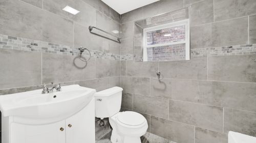 5820 Campbell Ave, Chicago IL 60659-5011 exterior