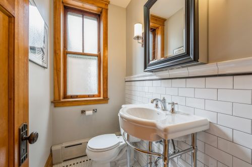 4439 Richmond St, Chicago IL 60622-4356 exterior