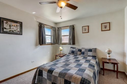 5527 Kilbourn Ave, Chicago IL 60646-5937 exterior