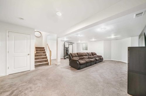 27 Cornwall Ln, Middletown NY 10940-5077 exterior