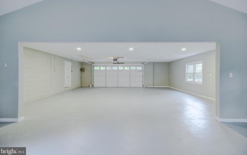 8901 Linton Ln, Alexandria VA 22308-2438 exterior