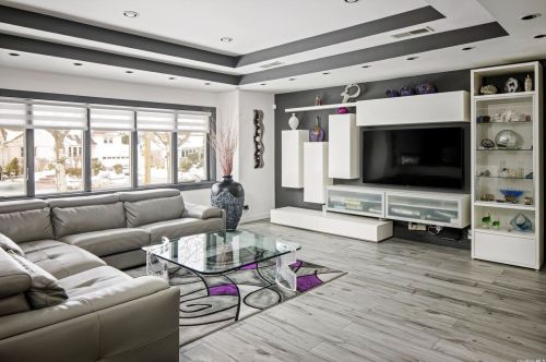 1037 Rosedale Rd, Valley Stream, NY 11581-2704