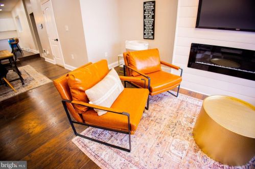 2022 21 St, Philadelphia PA 19145-2722 exterior