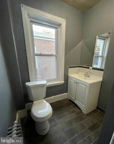 131 Tyler St, Trenton NJ 08609-2519 exterior