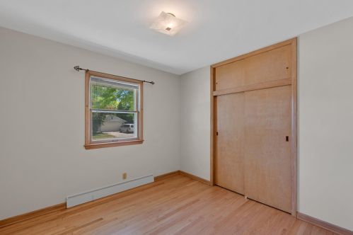 7217 Mohawk Ave, Milwaukee WI 53217 exterior