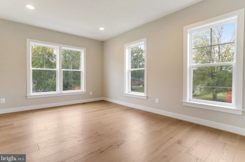 920 Darton Dr, Alexandria VA 22308-2021 exterior