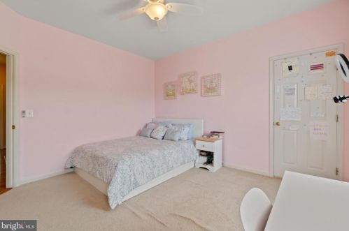 6802 Morning Brk Ter, Alexandria VA 22315-6117 exterior