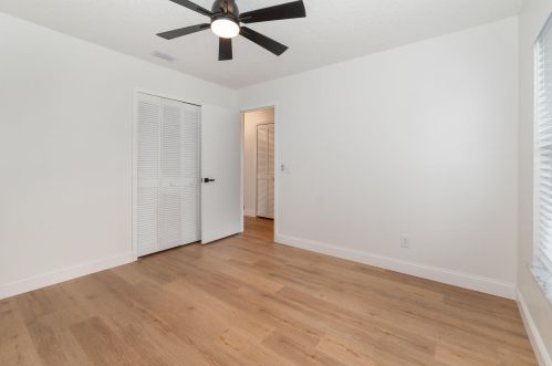 813 Cloyd Dairy Loop, Orlando FL  32825-7302 exterior