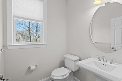 8 Sovereign Dr, Roxbury Township NJ  07836-0230 exterior