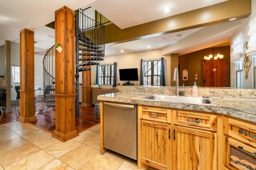 665 Shelby St, Gary IN 46403-2254 exterior