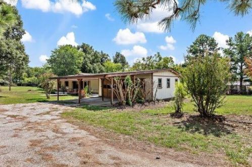 1 Gatlin Rd, Huntsville TX 77340-2016 exterior