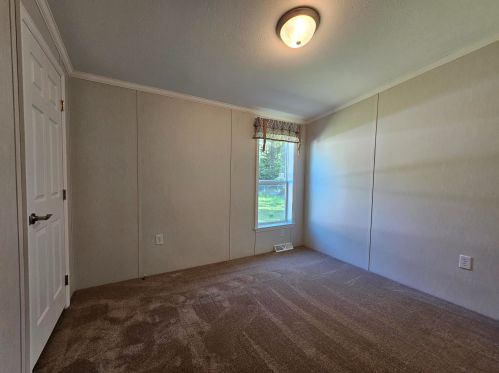 10 Emperor Dr, Concord NH  03303-4123 exterior