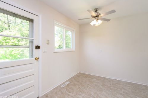 25 Della St, Bull Valley IL 60014-4914 exterior