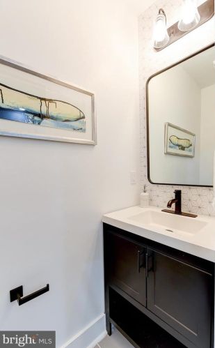 1427 Parkwood Pl, Washington DC  20010-3218 exterior