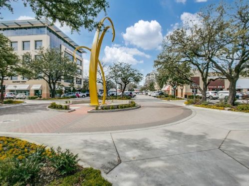 6111 Bandera Ave, Dallas TX  75225-3390 exterior