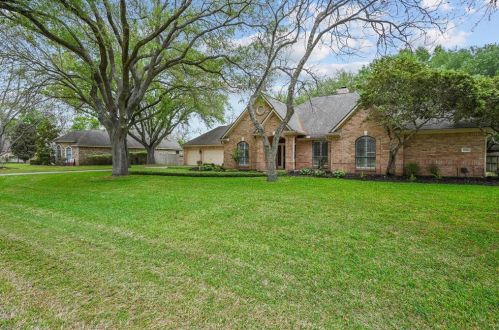 5502 Westerdale Dr, Fulshear TX 77441-4121 exterior