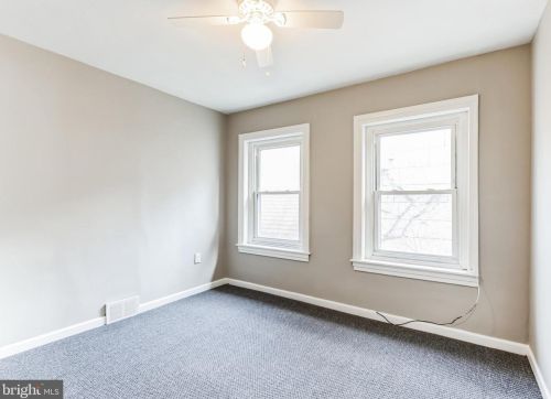 565 Jefferson Ave, Pottstown PA 19464-4721 exterior