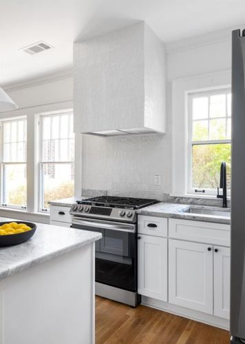 1725 Melrose Dr, Atlanta GA  30310-4538 exterior