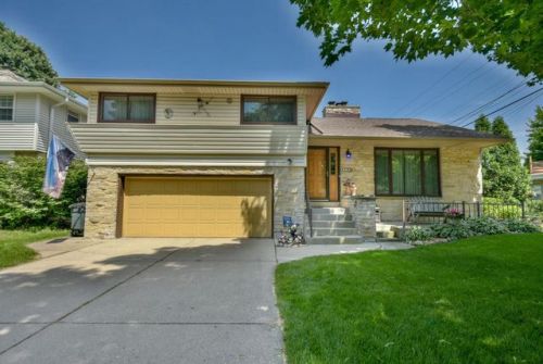 3120 103rd St, Milwaukee, WI 53222-3320