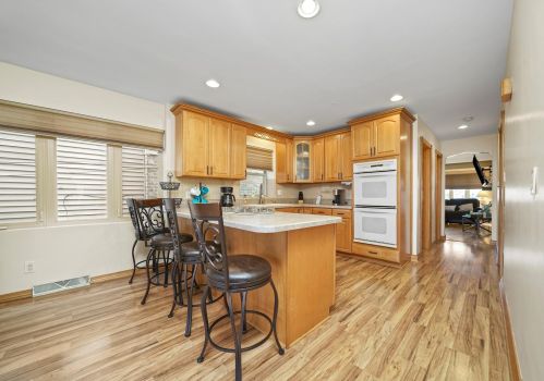 6129 Mcvicker Ave, Chicago IL 60638-4325 exterior