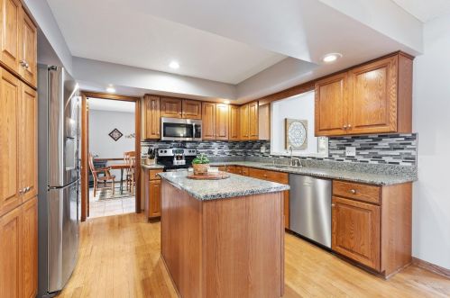 7853 131 St, Saint Paul MN 55124-9703 exterior