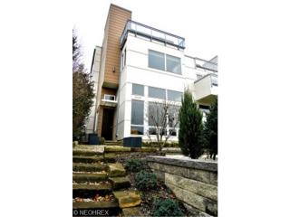 2106 7th St, Cleveland OH  44113-3622 exterior