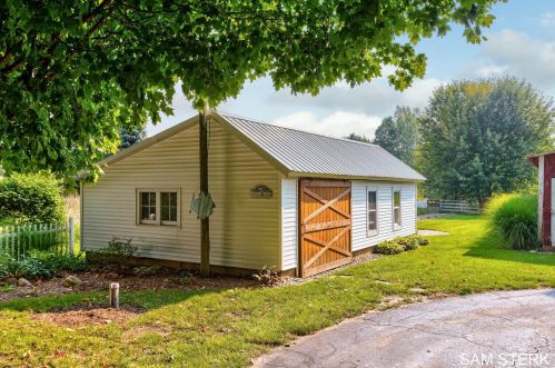 6498 Duncan Lk Rd, Middlevle MI 49333-9730 exterior