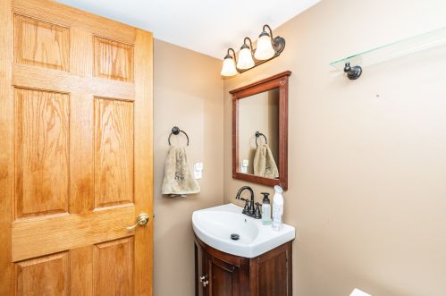 900 Bennington Dr, Bull Valley IL 60014-8875 exterior