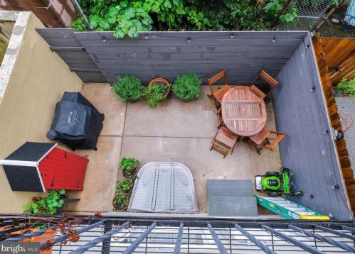 915 19 St, Philadelphia PA 19146-2638 exterior