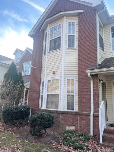 68 Forest Dr, Piscataway NJ  08854-2281 exterior