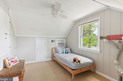 6512 Cavalier Dr, Alexandria VA 22307-1303 exterior