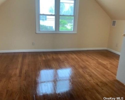 103 Boden Ave, Valley Stream NY  11580-5130 exterior