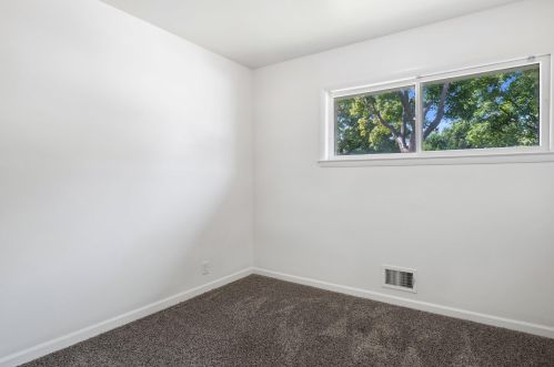 4912 78, Milwaukee WI 53223-5625 exterior