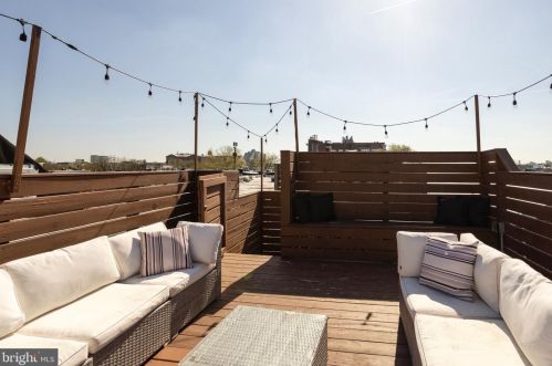 807 Leithgow St, Philadelphia PA 19123-1440 exterior