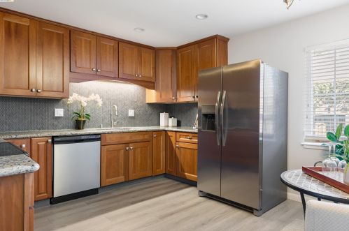 2296 Mount Diablo St, Concord, CA 94520-2212