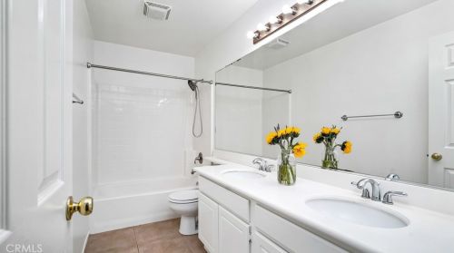 2940 Nau Ave, Tustin CA 92782-3377 exterior